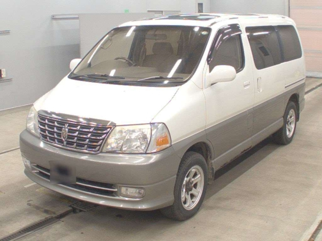 TOYOTA HIACE — фото