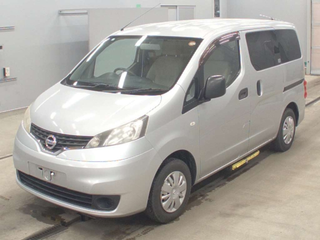 NISSAN NV200 — фото