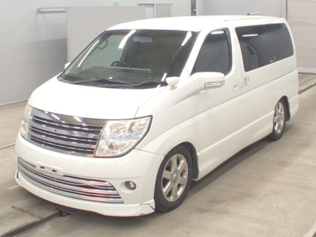 NISSAN ELGRAND