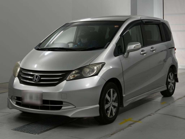 HONDA FREED — фото