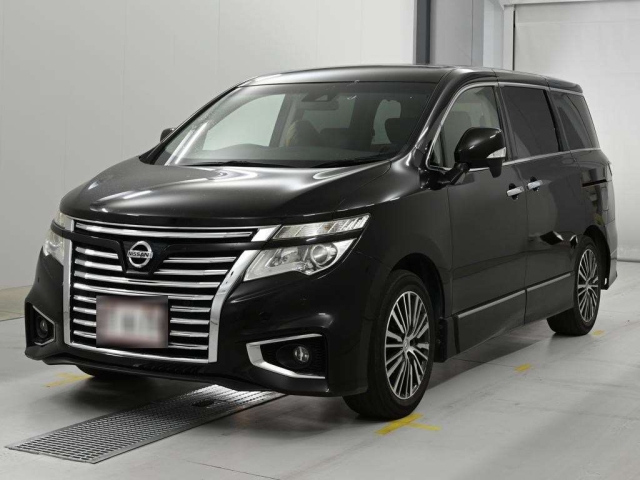NISSAN ELGRAND — фото