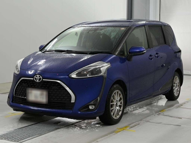 TOYOTA SIENTA — фото