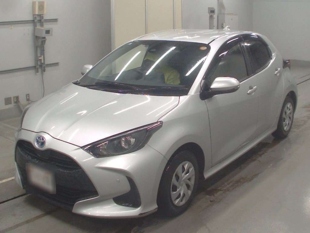 TOYOTA YARIS — фото