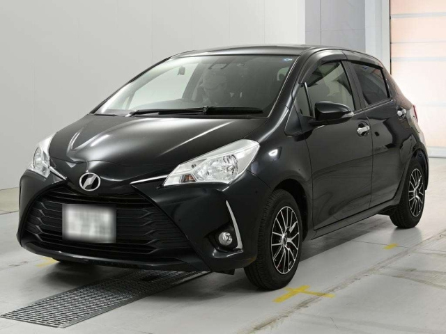 TOYOTA VITZ — фото