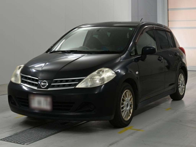 NISSAN TIIDA