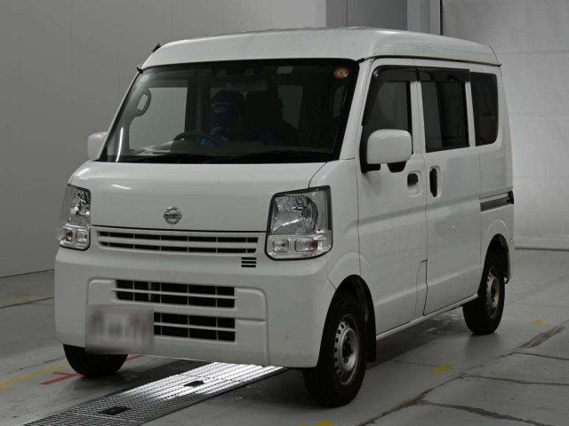 NISSAN CLIPPER — фото
