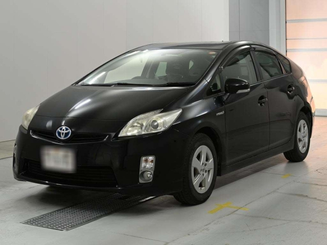 TOYOTA PRIUS — фото
