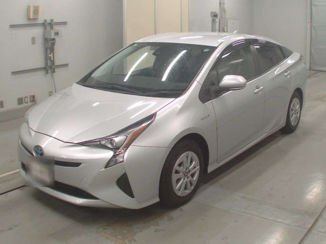 TOYOTA PRIUS — фото
