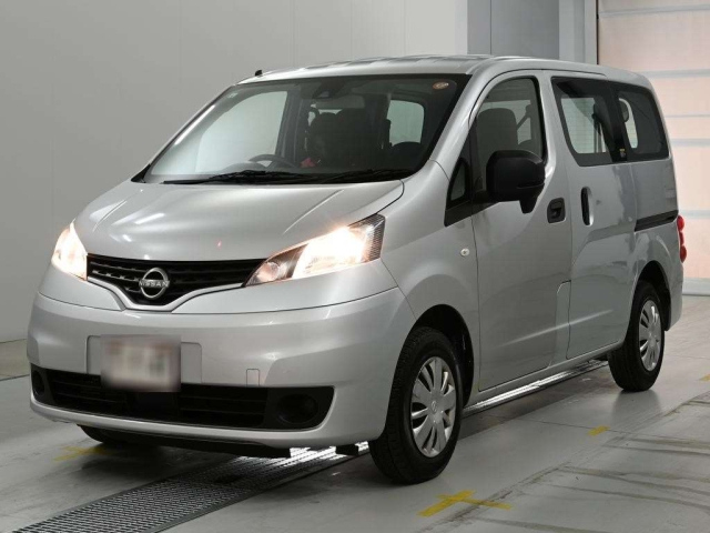 NISSAN NV200 — фото