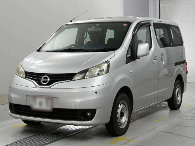 NISSAN NV200 — фото