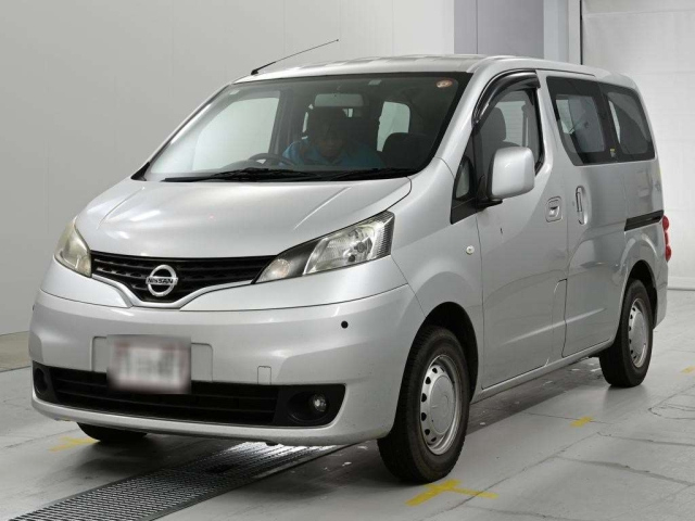 NISSAN NV200 — фото
