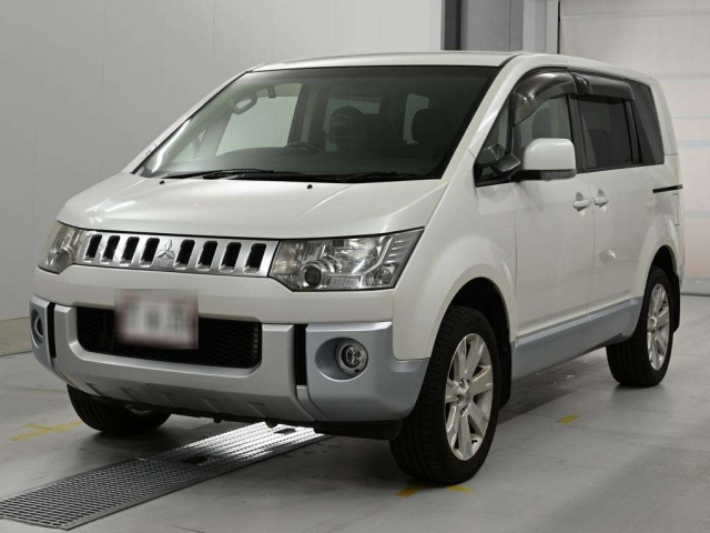 MITSUBISHI DELICA D5