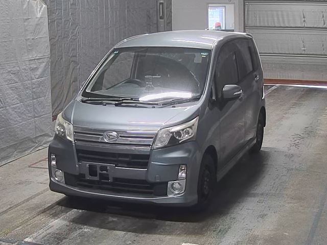 DAIHATSU MOVE — фото