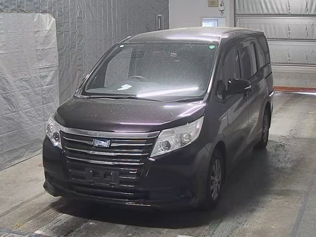 TOYOTA NOAH — фото