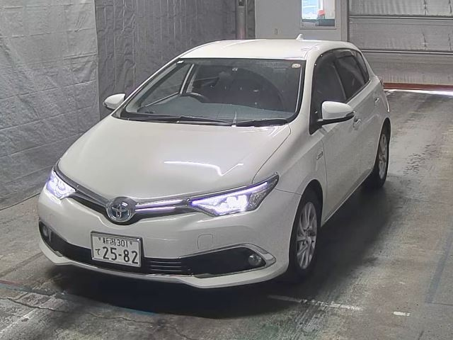TOYOTA AURIS