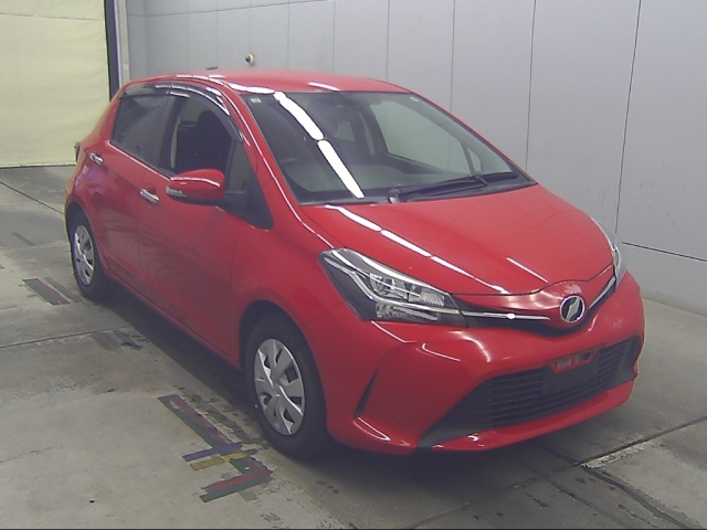 TOYOTA VITZ — фото