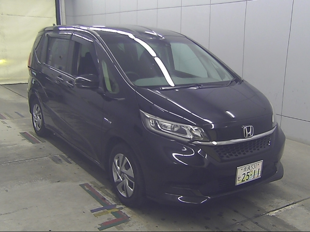 HONDA FREED — фото