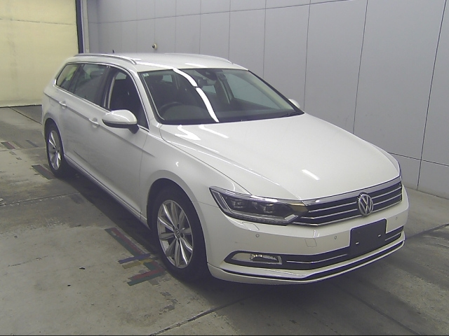 VOLKSWAGEN PASSAT — фото