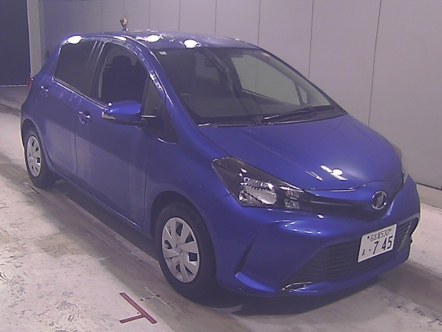 TOYOTA VITZ — фото