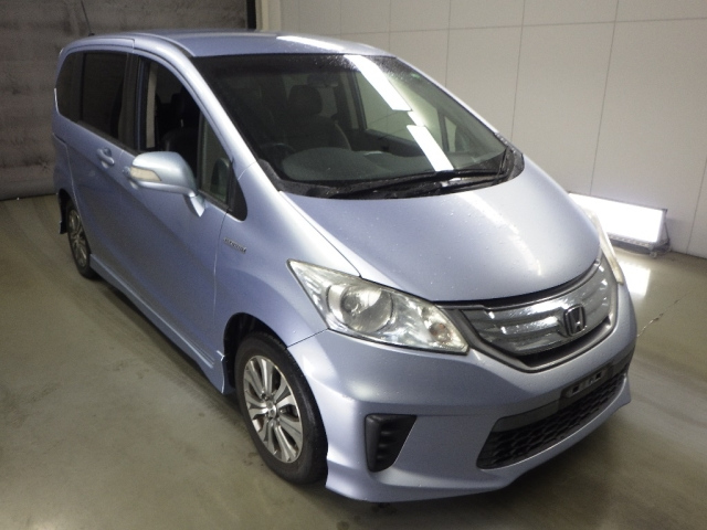 HONDA FREED — фото