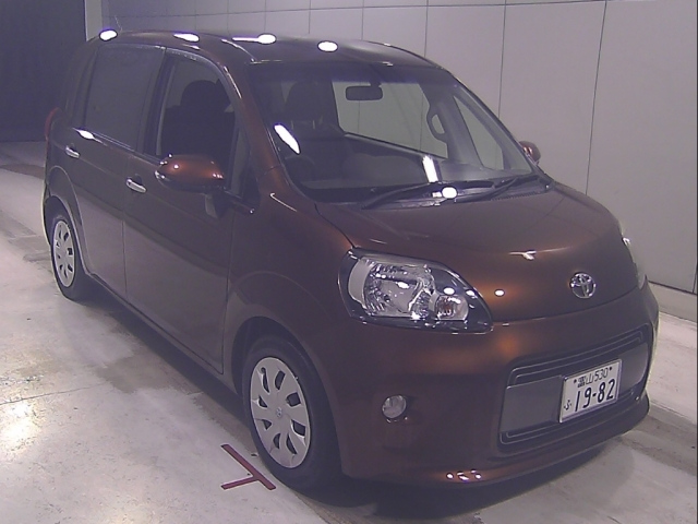 TOYOTA PORTE — фото