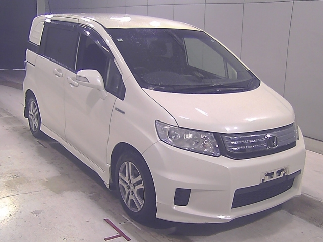 HONDA FREED SPIKE
