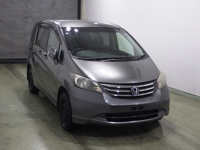 HONDA FREED — фото