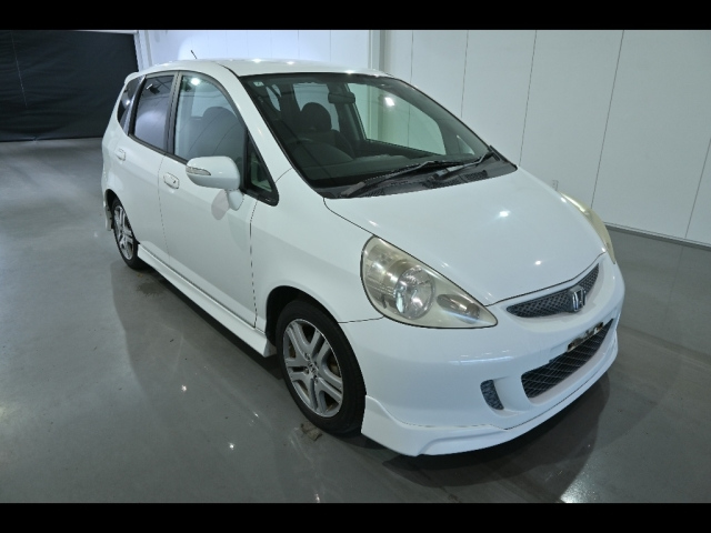HONDA FIT — фото
