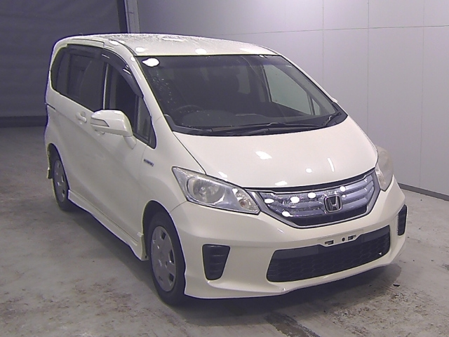HONDA FREED — фото
