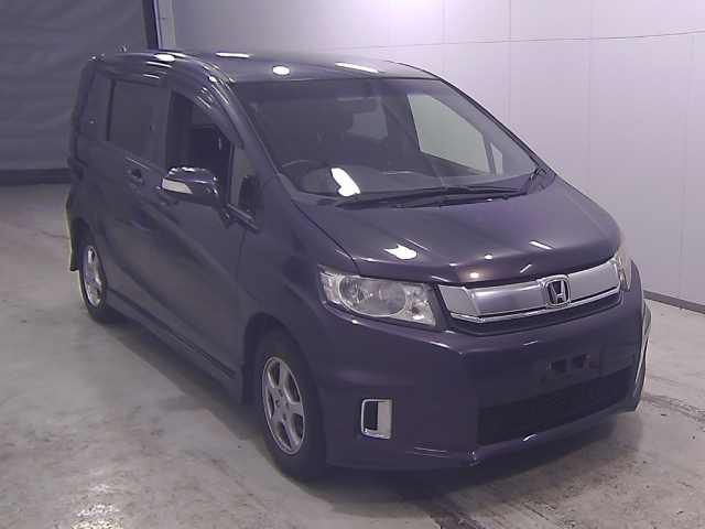 HONDA FREED — фото