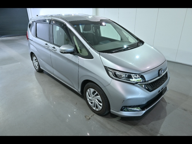 HONDA FREED — фото
