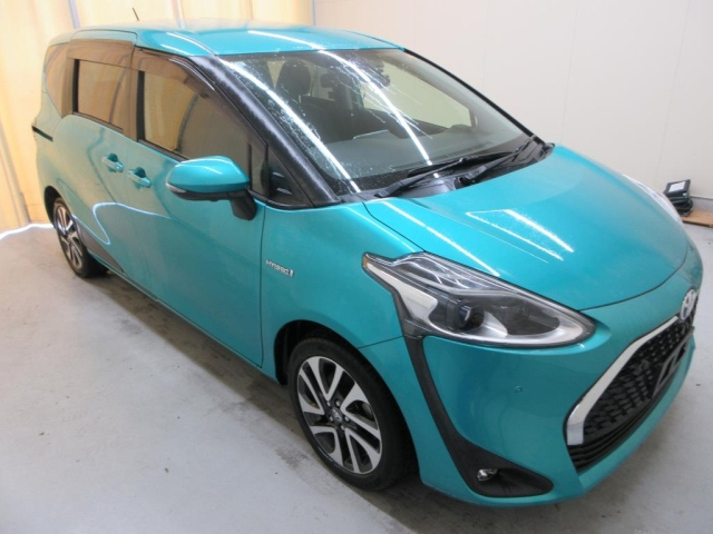 TOYOTA SIENTA — фото