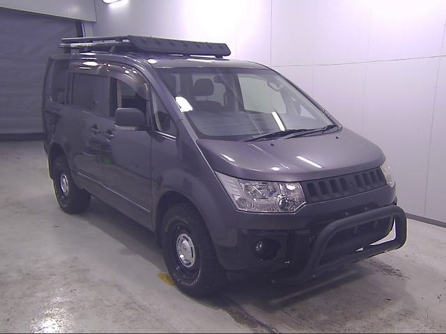 MITSUBISHI DELICA D5