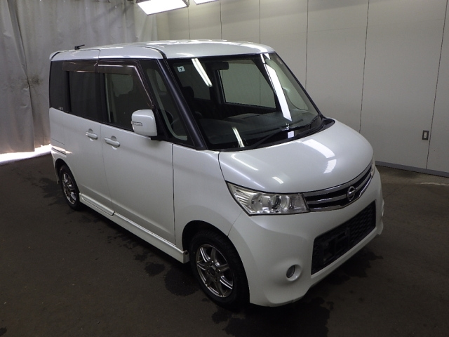 NISSAN ROOX