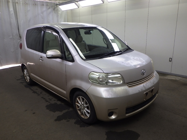 TOYOTA PORTE
