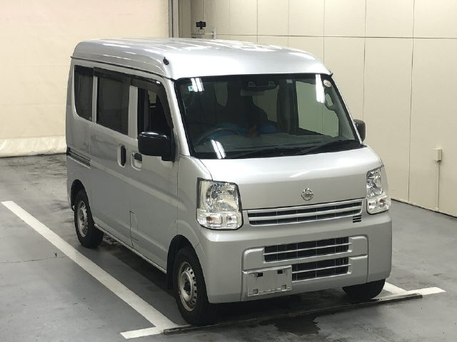 NISSAN CLIPPER — фото