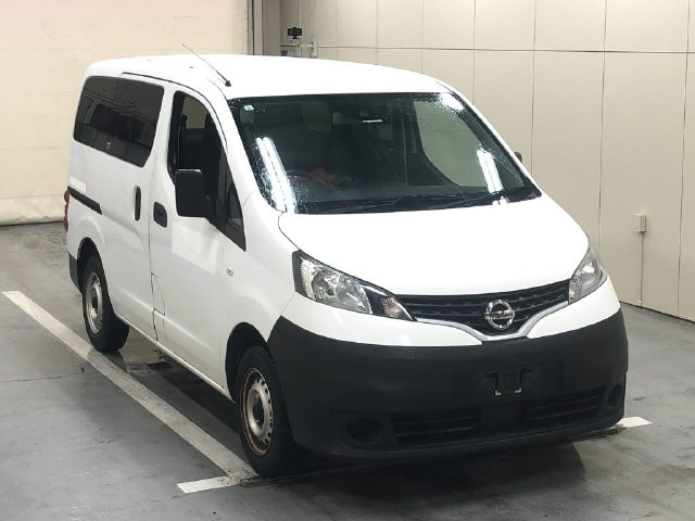 NISSAN NV200 — фото