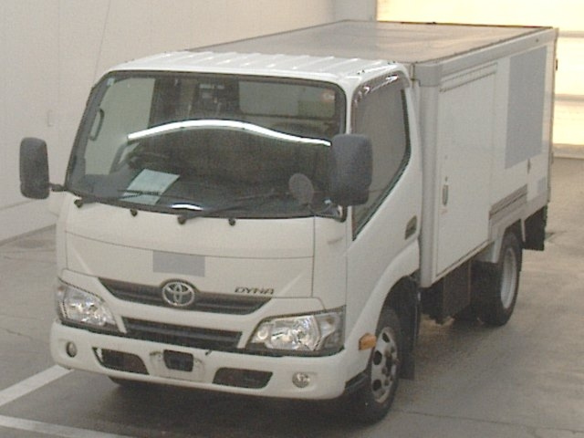 TOYOTA DYNA — фото