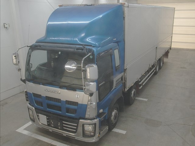 ISUZU TRUCK