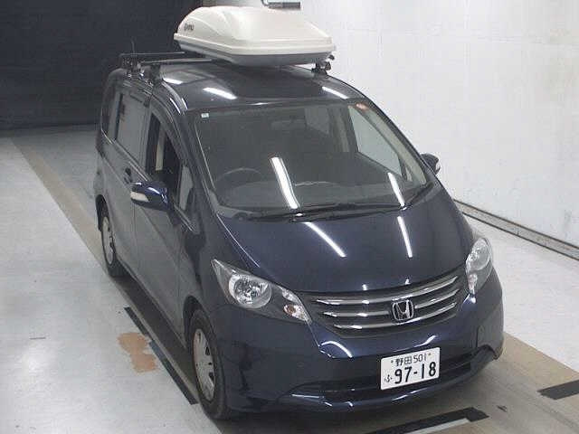 HONDA FREED — фото