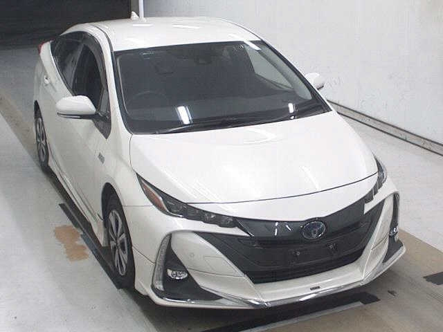 TOYOTA PRIUS — фото