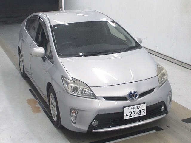 TOYOTA PRIUS — фото