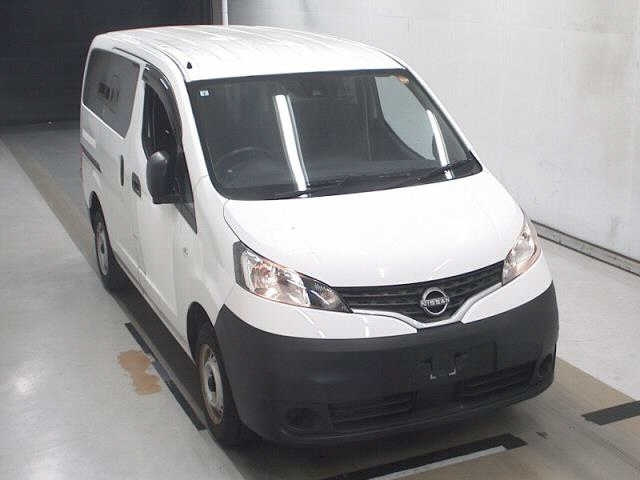 NISSAN NV200 — фото