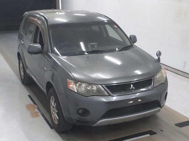 MITSUBISHI OUTLANDER — фото