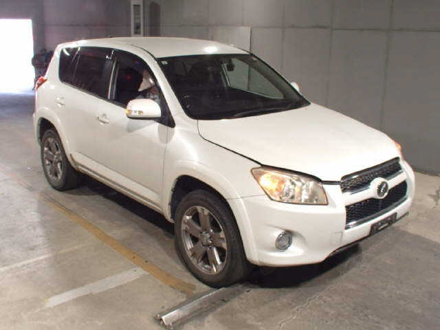 TOYOTA RAV4 — фото