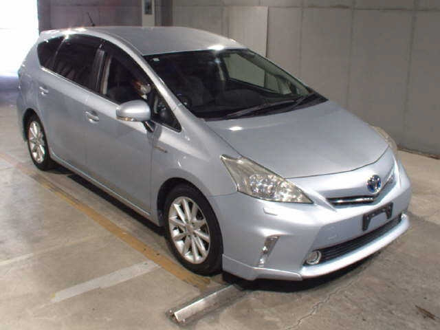 TOYOTA PRIUS — фото