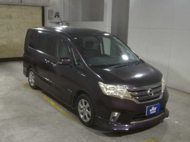 NISSAN SERENA