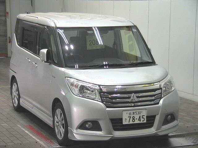 MITSUBISHI DELICA D2