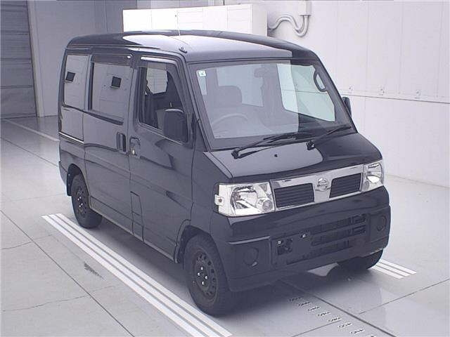 NISSAN CLIPPER — фото