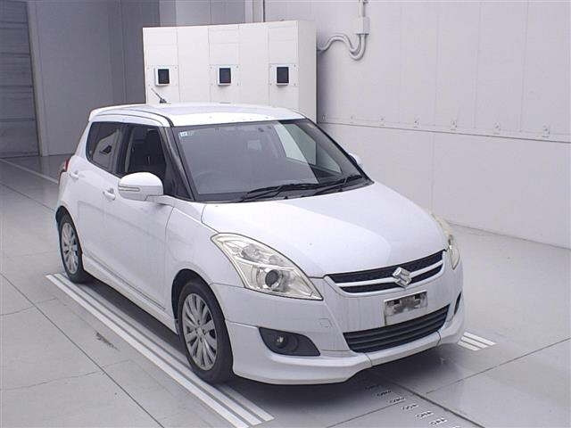 SUZUKI SWIFT — фото